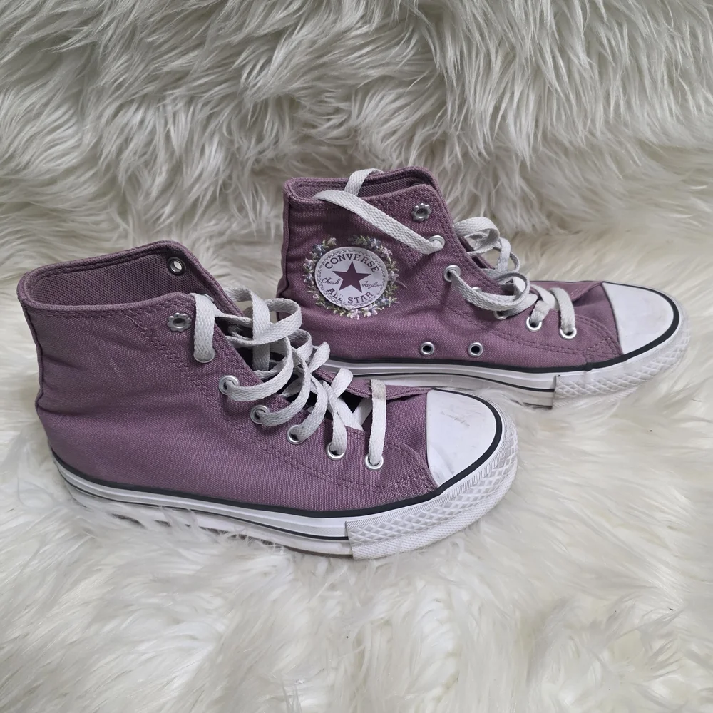 Converse Chuck Taylor High Top Sneakers